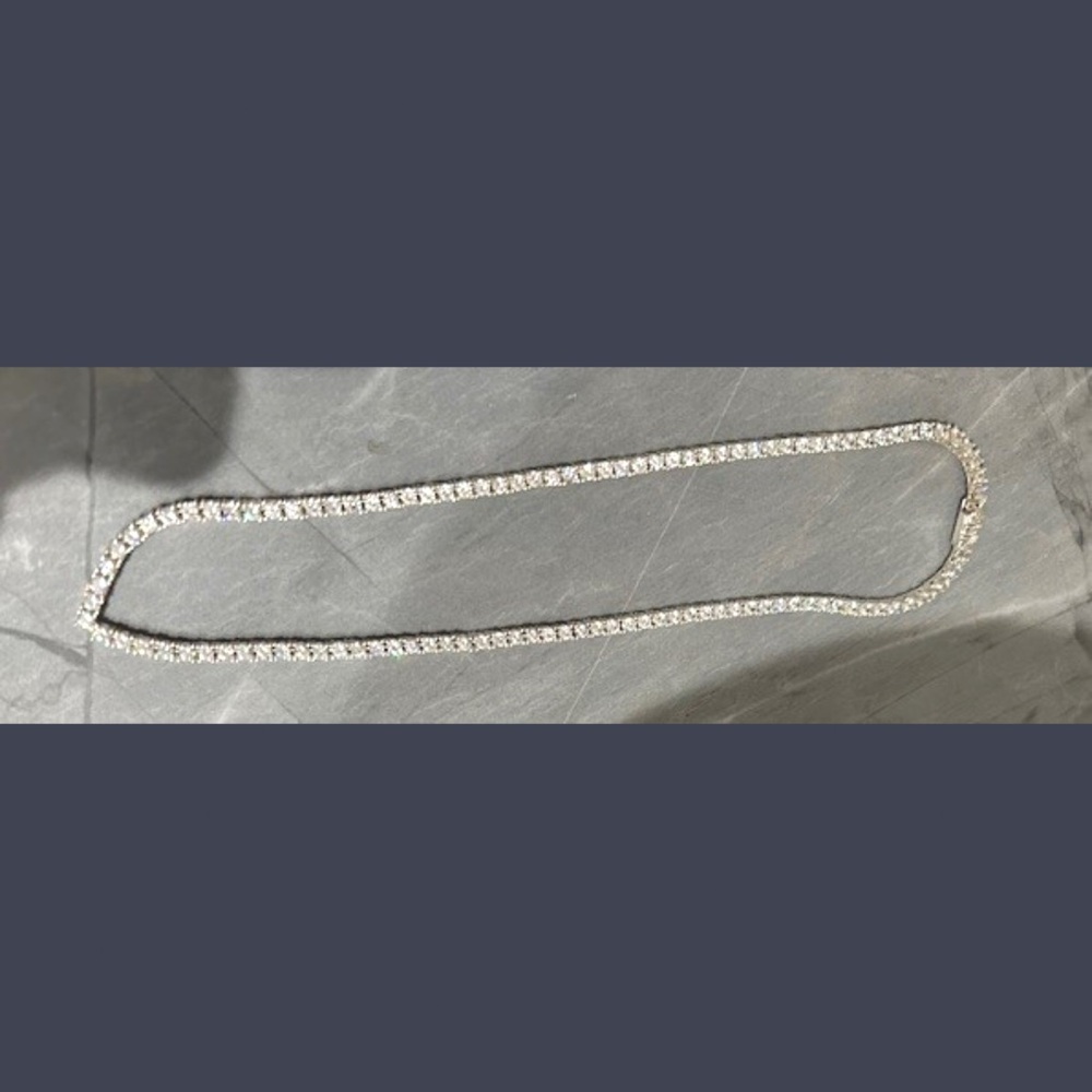 Lisa Gozlan Tennis Necklace Never worn worth $488